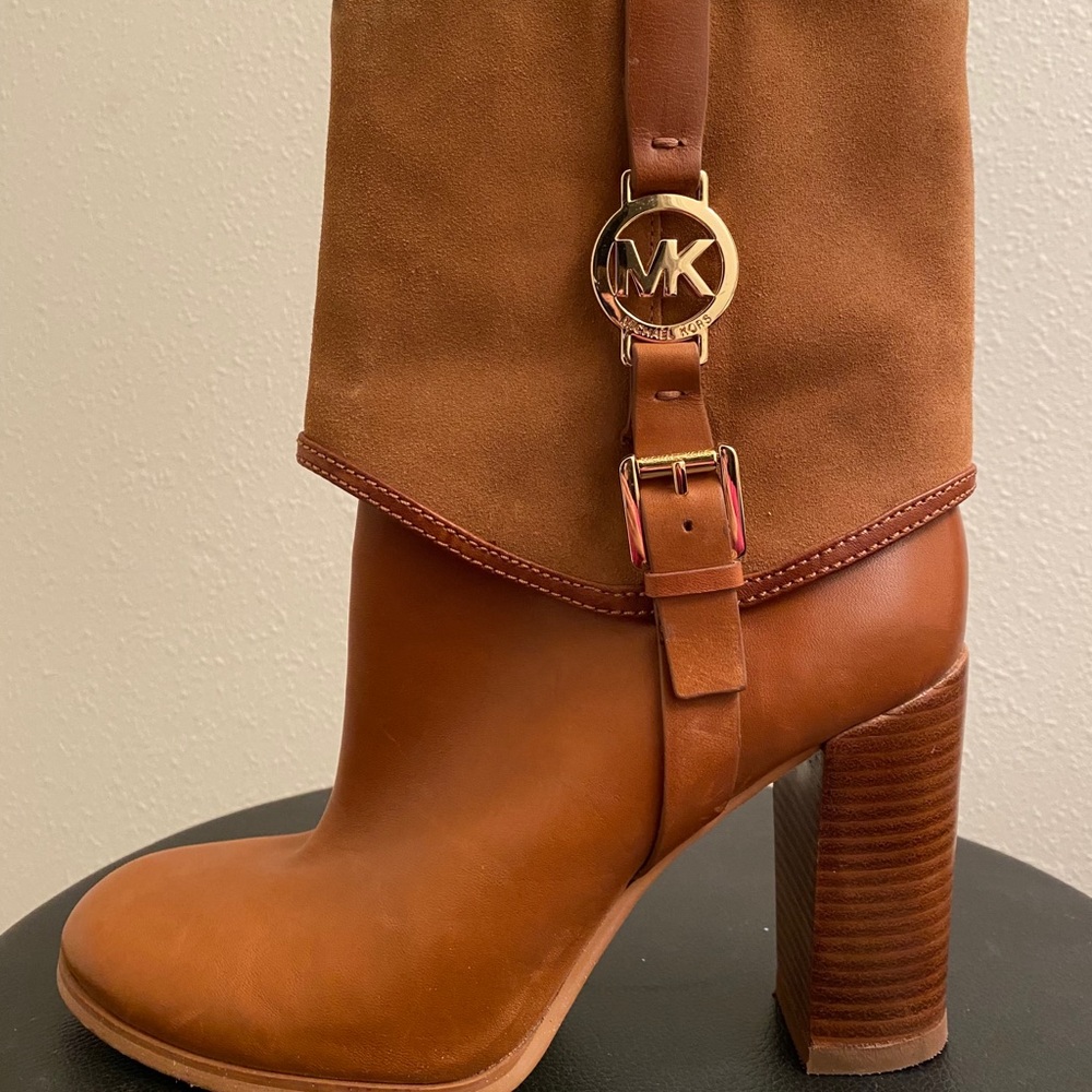 Michael Kors Tan Ankle Boots Size 9M.